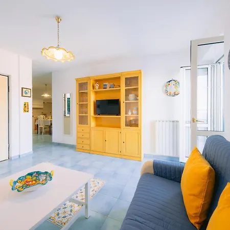 Panorama - Private Garage Included *